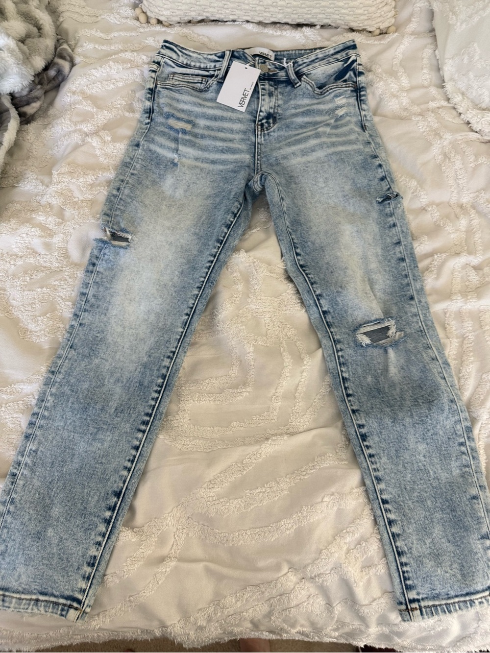 High-Rise Light Blue Skinny Jeans with Distressed Knees - Unbranded